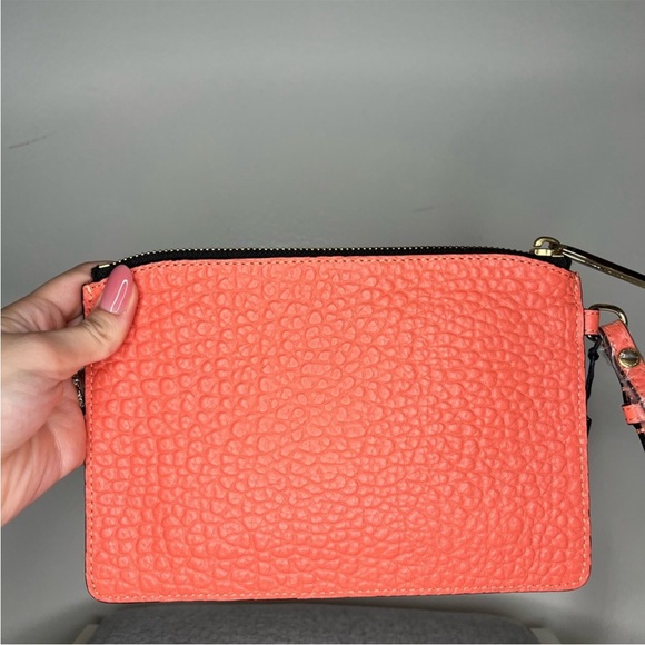 BURBERRY
CONTINENTAL WRISTLET CORAL GRAINED LEATHER
NWOT - Picture 2 of 6